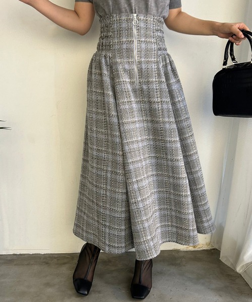 one after another NICE CLAUP(ワンアフターアナザーナイスクラップ)の「前後2WAY/ジップアップツィードロングスカート(スカート・レディース・ホワイト×ブラック/サックスブルー/ブラック×ホワイト・FREE)」の9枚目の写真