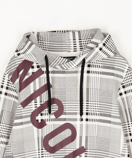 HIDEAWAYS NICOLE（ハイダウェイニコル）の「【WEB限定商品】ダンボールロゴプルオーバーパーカー（パーカー・メンズ・レッド/チェック/モカ/オフホワイト/ブラック・MEDIUM/LARGE/X-LARGE）」の8枚目の写真