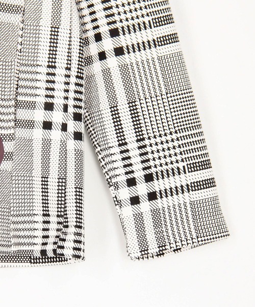 HIDEAWAYS NICOLE（ハイダウェイニコル）の「【WEB限定商品】ダンボールロゴプルオーバーパーカー（パーカー・メンズ・レッド/チェック/モカ/オフホワイト/ブラック・MEDIUM/LARGE/X-LARGE）」の9枚目の写真