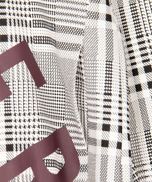 HIDEAWAYS NICOLE（ハイダウェイニコル）の「【WEB限定商品】ダンボールロゴプルオーバーパーカー（パーカー・メンズ・レッド/チェック/モカ/オフホワイト/ブラック・MEDIUM/LARGE/X-LARGE）」の10枚目の写真