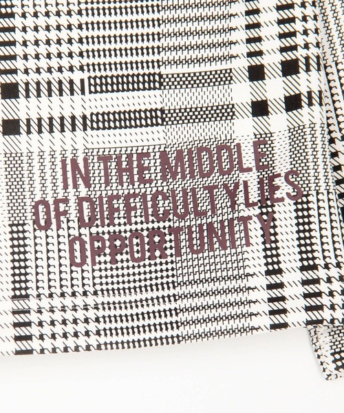 HIDEAWAYS NICOLE（ハイダウェイニコル）の「【WEB限定商品】ダンボールロゴプルオーバーパーカー（パーカー・メンズ・レッド/チェック/モカ/オフホワイト/ブラック・MEDIUM/LARGE/X-LARGE）」の11枚目の写真