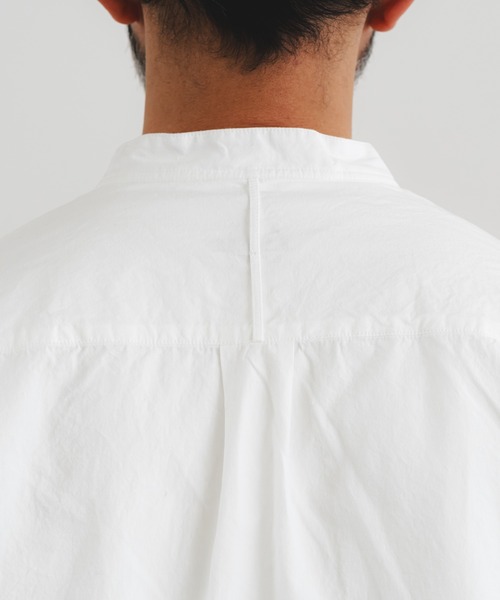 quadro（クオドロ）の「綿麻ダンプ近江晒スタンドシャツ（シャツ