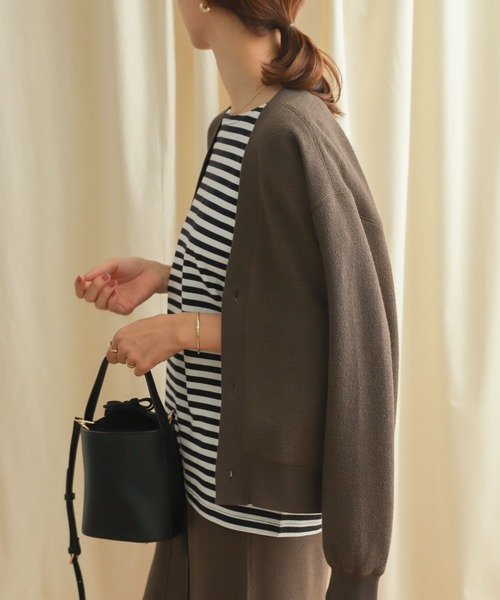 URBAN RESEARCH DOORS（アーバンリサーチドアーズ）の「『セットアップ対応』ブークレカットカーディガン（カーディガン/ボレロ・レディース・ライトベージュ/チャコールグレー・MEDIUM）」の18枚目の写真