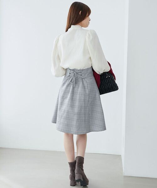 MAJESTIC LEGON（マジェスティックレゴン）の「バックレースアップひざ丈スカート（スカート・レディース・ブラック系その他/ピンク系その他2/ホワイト系その他2/グレー系その他/ネイビー/A/ブラック系その他2/ホワイト系その他/B/ブラウン系その他2/グレー・SMALL/MEDIUM）」の15枚目の写真