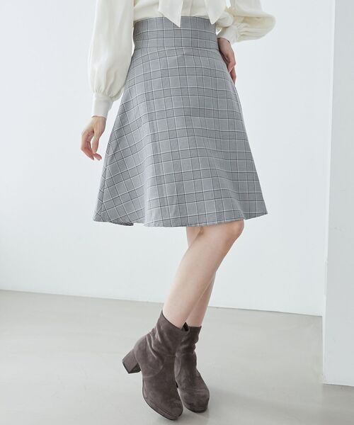 MAJESTIC LEGON（マジェスティックレゴン）の「バックレースアップひざ丈スカート（スカート・レディース・ブラック系その他/ピンク系その他2/ホワイト系その他2/グレー系その他/ネイビー/A/ブラック系その他2/ホワイト系その他/B/ブラウン系その他2/グレー・SMALL/MEDIUM）」の19枚目の写真