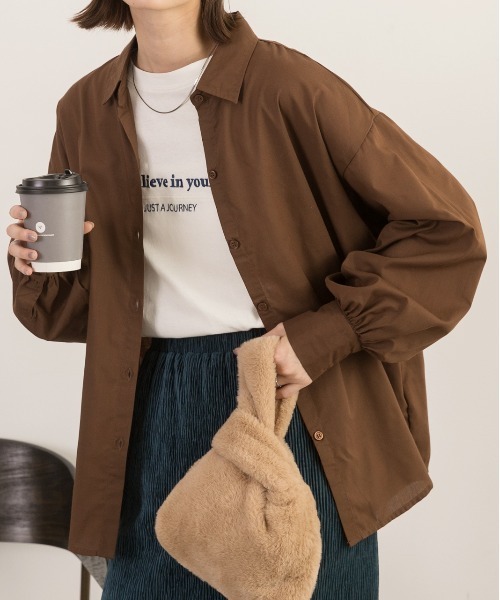 ad thie(アドティエ)の「ボリュームスリーブ オーバーサイズシャツ(シャツ/ブラウス・レディース・アイボリー/ネイビー×ホワイト/ブラウン/ブラック/ホワイト×イエロー・FREE)」の3枚目の写真