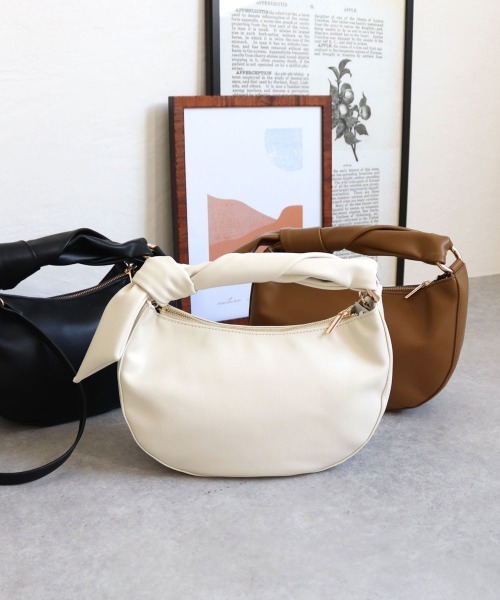 MIAN （ミアン）の「ツイストハンドル2wayショルダーバッグ（ショルダーバッグ・レディース・アイボリー/ブラウン/サックスブルー/ブラック・FREE）」の13枚目の写真