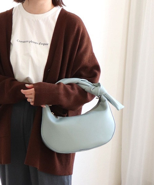 MIAN （ミアン）の「ツイストハンドル2wayショルダーバッグ（ショルダーバッグ・レディース・アイボリー/ブラウン/サックスブルー/ブラック・FREE）」の19枚目の写真