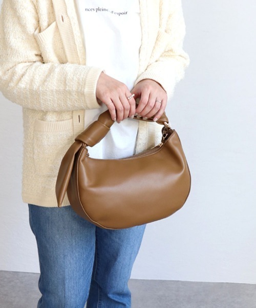 MIAN （ミアン）の「ツイストハンドル2wayショルダーバッグ（ショルダーバッグ・レディース・アイボリー/ブラウン/サックスブルー/ブラック・FREE）」の15枚目の写真