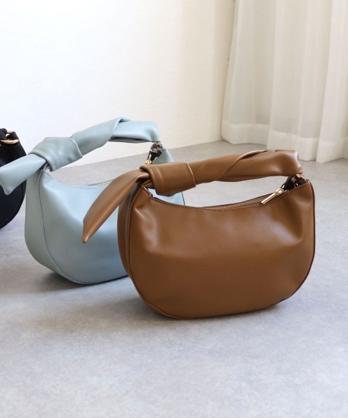 MIAN （ミアン）の「ツイストハンドル2wayショルダーバッグ（ショルダーバッグ・レディース・アイボリー/ブラウン/サックスブルー/ブラック・FREE）」の17枚目の写真