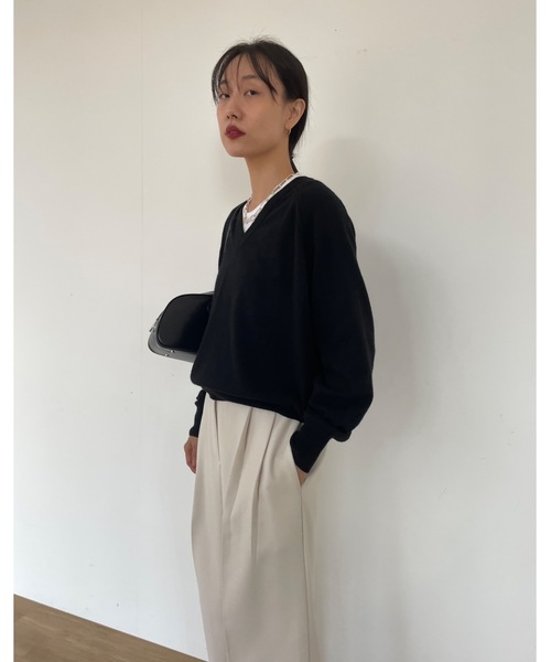 Didot.showroom（ディドット ショールーム）の「ウールブレンド ルーズ Vネック ニット（ニット/セーター・レディース・レッド/オートミール/パープル/グレー/ベビーピンク/ブラック/ラベンダー・FREE）」の16枚目の写真