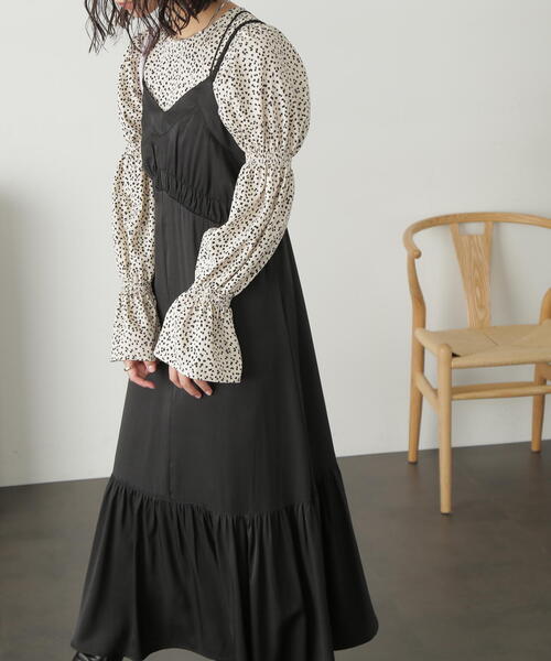 FREE'S MART（フリーズマート）の「◆ヴィンテージサテンバックリボンキャミワンピース（ワンピース・レディース・ブラック/ブルー/ベージュ・MEDIUM/SMALL）」の5枚目の写真