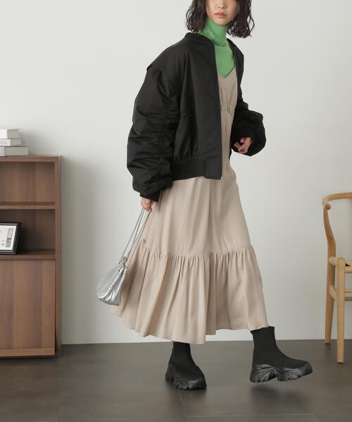 FREE'S MART（フリーズマート）の「◆ヴィンテージサテンバックリボンキャミワンピース（ワンピース・レディース・ブラック/ブルー/ベージュ・MEDIUM/SMALL）」の21枚目の写真