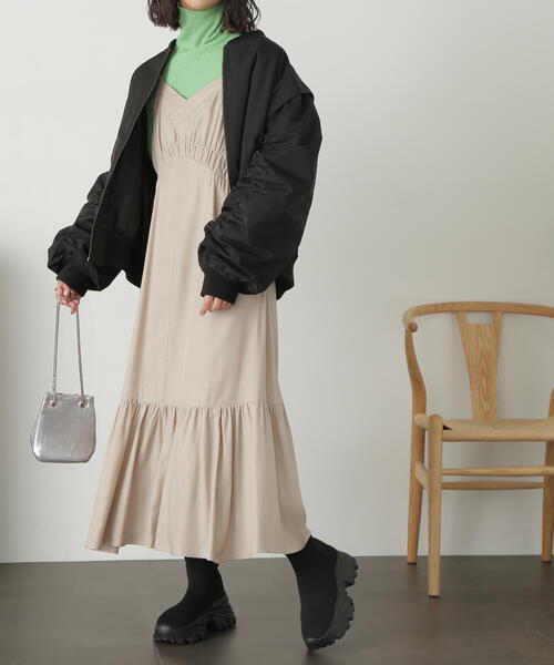 FREE'S MART（フリーズマート）の「◆ヴィンテージサテンバックリボンキャミワンピース（ワンピース・レディース・ブラック/ブルー/ベージュ・MEDIUM/SMALL）」の22枚目の写真