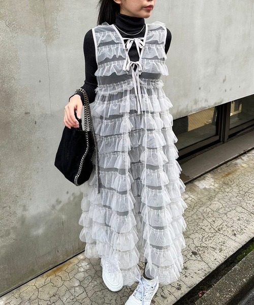 LIENCOEUR(リアンクール)の「チュールレイヤーロングビスチェ(タンクトップ・レディース・グレー/ブラック・FREE)」の2枚目の写真