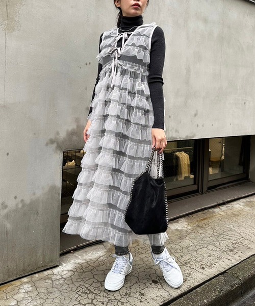 LIENCOEUR(リアンクール)の「チュールレイヤーロングビスチェ(タンクトップ・レディース・グレー/ブラック・FREE)」の14枚目の写真