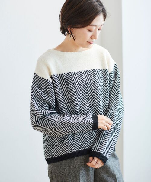 le.coeur blanc（ルクールブラン）の「ヘリンボーン柄ボートネックニット（ニット/セーター・レディース・ブラック系その他/グレー系その他/ホワイト系その他2・38）」の2枚目の写真