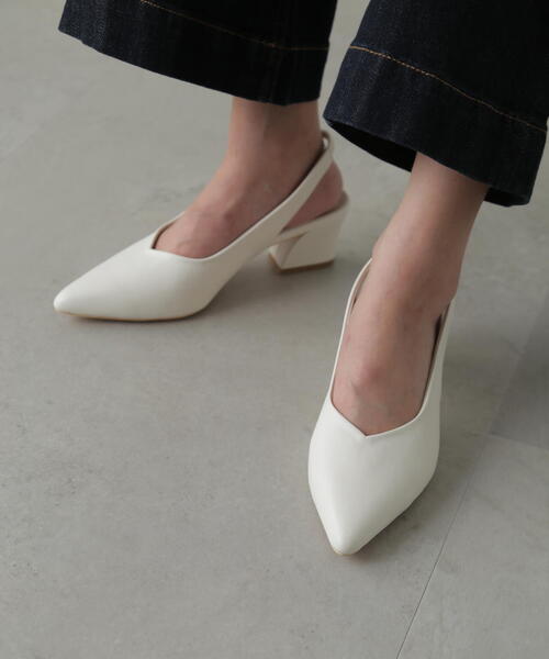 FREE'S MART（フリーズマート）の「◆バッグスリングパンプス（パンプス・レディース・ベージュ/ホワイト/シルバー・MEDIUM/SMALL）」の8枚目の写真