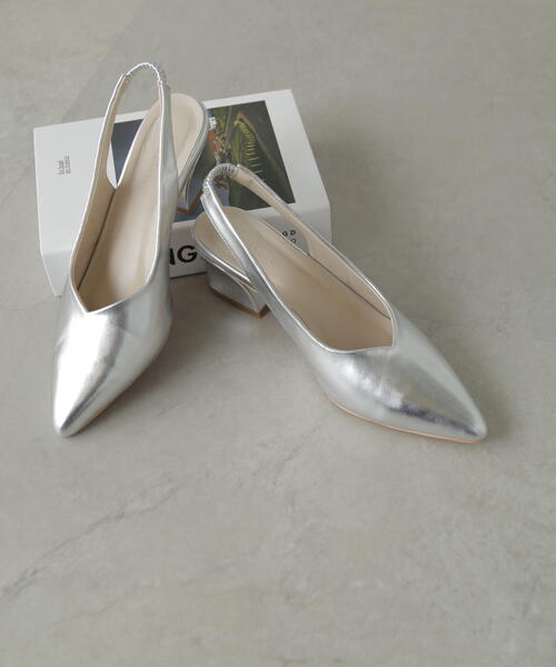 FREE'S MART（フリーズマート）の「◆バッグスリングパンプス（パンプス・レディース・ベージュ/ホワイト/シルバー・MEDIUM/SMALL）」の19枚目の写真