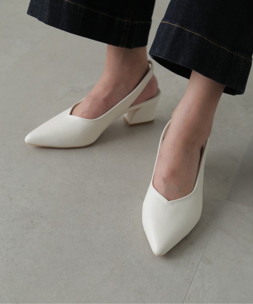 FREE'S MART（フリーズマート）の「◆バッグスリングパンプス（パンプス・レディース・ベージュ/ホワイト/シルバー・MEDIUM/SMALL）」の2枚目の写真