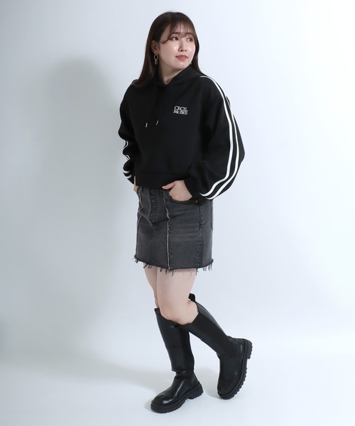 CECIL McBEE（セシルマクビー）の「CECIL McBEE（セシルマクビー）ワンポイントロゴ サイドライン スウェットパーカー レディース/プルオーバートップス/フーディー（パーカー・レディース・オフホワイト/ブラック・M/L）」の15枚目の写真