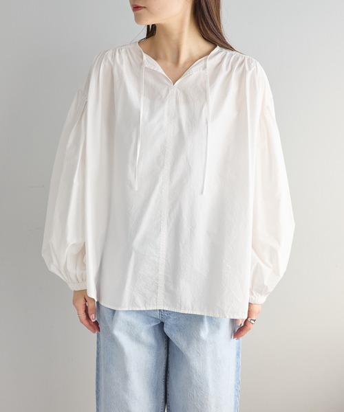 PUAL CE CIN（ピュアルセシン）の「タイプライタースキッパーブラウス（シャツ/ブラウス・レディース・グレイッシュベージュ/オフホワイト・FREE）」の15枚目の写真