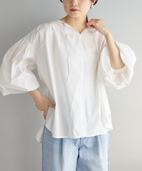 PUAL CE CIN（ピュアルセシン）の「タイプライタースキッパーブラウス（シャツ/ブラウス・レディース・グレイッシュベージュ/オフホワイト・FREE）」の3枚目の写真