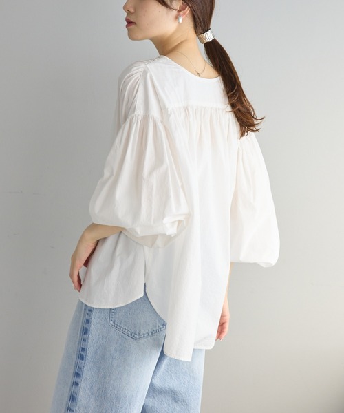 PUAL CE CIN（ピュアルセシン）の「タイプライタースキッパーブラウス（シャツ/ブラウス・レディース・グレイッシュベージュ/オフホワイト・FREE）」の5枚目の写真