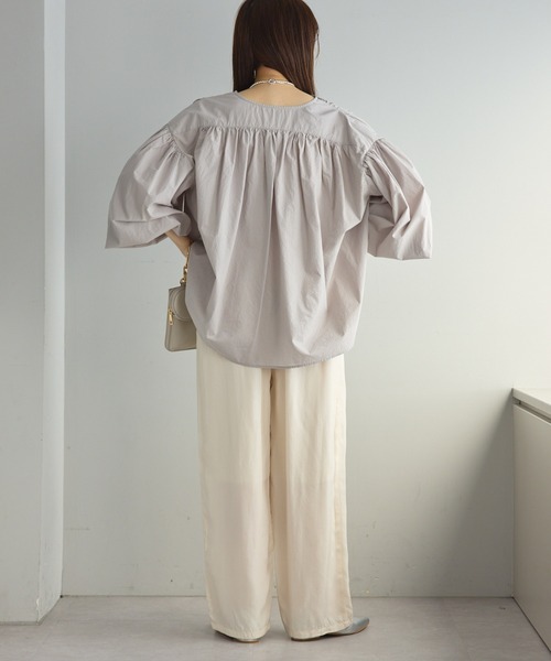PUAL CE CIN（ピュアルセシン）の「タイプライタースキッパーブラウス（シャツ/ブラウス・レディース・グレイッシュベージュ/オフホワイト・FREE）」の13枚目の写真