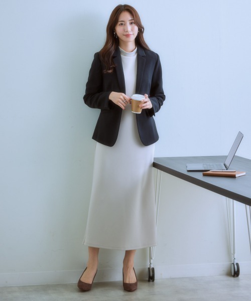 7days Life Styling(セブンデイズライフスタイリング)の「後パールビジューワンピース(きれいめダンボール素材)(ワンピース・レディース・グレイッシュベージュ/ブラック・S/M/L/LL)」の10枚目の写真
