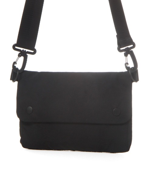 LAKOLE（ラコレ）の「リップルサコッシュ / 110646（ショルダーバッグ・メンズ・ブルー/ブラック/ベージュ・FREE）」の11枚目の写真