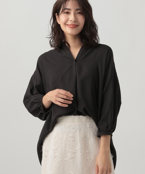 Elura（エルーラ）の「アイロンいらずリネンライクブラウス（Tシャツ/カットソー・レディース・ホワイト/ブラック/グレイッシュベージュ・FREE）」の3枚目の写真