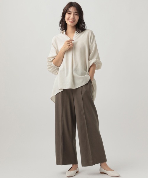 Elura（エルーラ）の「アイロンいらずリネンライクブラウス（Tシャツ/カットソー・レディース・ホワイト/ブラック/グレイッシュベージュ・FREE）」の9枚目の写真