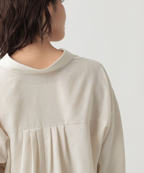 Elura（エルーラ）の「アイロンいらずリネンライクブラウス（Tシャツ/カットソー・レディース・ホワイト/ブラック/グレイッシュベージュ・FREE）」の18枚目の写真