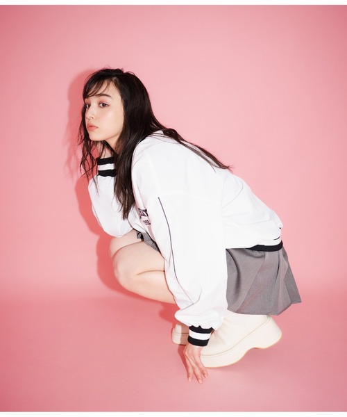 ANAP（アナップ）の「Vネックラインリブプルオーバー（Tシャツ/カットソー・レディース・サックスブルー/スミクロ/ホワイト・FREE）」の5枚目の写真