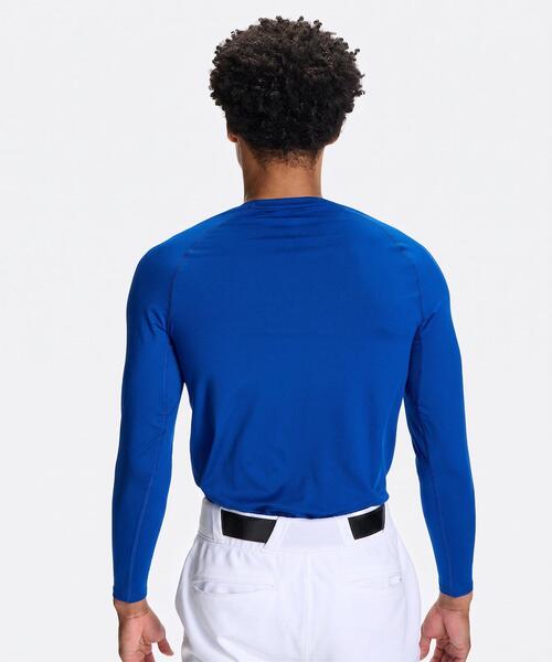 UNDER ARMOUR(アンダーアーマー)の「UAヒートギア コンフォート フィッティド ロングスリーブ クルーネック シャツ(ベースボール/メンズ)(Tシャツ/カットソー・メンズ・ブルー・XL/L/M/S/3XL)」の2枚目の写真