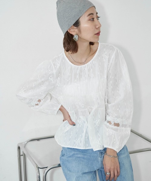 Auntie Rosa Holiday(アンティローザホリデー)の「カットワークレースブラウス(シャツ/ブラウス・レディース・アイボリー/オフホワイト・FREE)」の3枚目の写真
