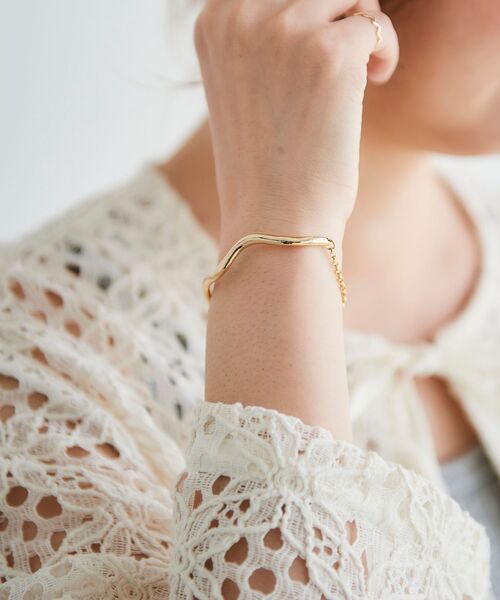 le.coeur blanc（ルクールブラン）の「カーブラインマグネットブレスレット（ブレスレット・レディース・ゴールド/シルバー・FREE）」の5枚目の写真