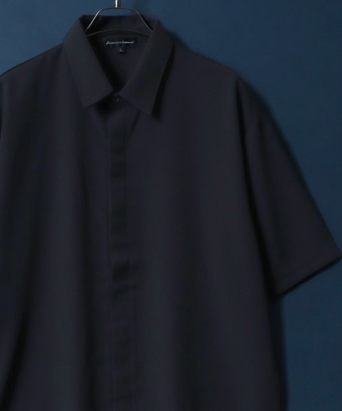ANPAS（アンパス）の「Polyester Twill Fabric Fly front Shirt ポリツイル 比翼仕立て オーバーサイズ 無地半袖シャツ（シャツ/ブラウス・メンズ・ブラウン/ブラック/ホワイト/チャコール・LL/L/M）」の3枚目の写真
