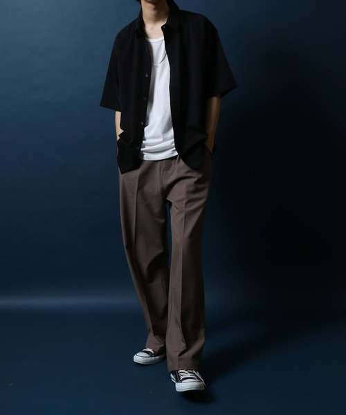 ANPAS（アンパス）の「Polyester Twill Fabric Fly front Shirt ポリツイル 比翼仕立て オーバーサイズ 無地半袖シャツ（シャツ/ブラウス・メンズ・ブラウン/ブラック/ホワイト/チャコール・LL/L/M）」の5枚目の写真