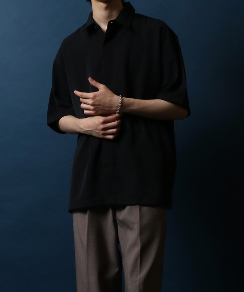 ANPAS（アンパス）の「Polyester Twill Fabric Fly front Shirt ポリツイル 比翼仕立て オーバーサイズ 無地半袖シャツ（シャツ/ブラウス・メンズ・ブラウン/ブラック/ホワイト/チャコール・LL/L/M）」の13枚目の写真