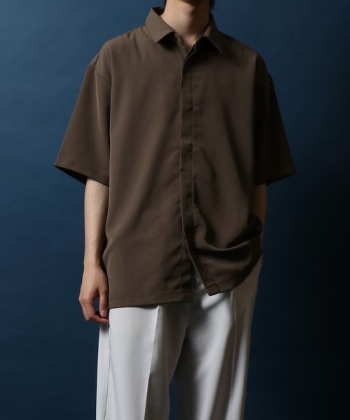 ANPAS（アンパス）の「Polyester Twill Fabric Fly front Shirt ポリツイル 比翼仕立て オーバーサイズ 無地半袖シャツ（シャツ/ブラウス・メンズ・ブラウン/ブラック/ホワイト/チャコール・LL/L/M）」の16枚目の写真