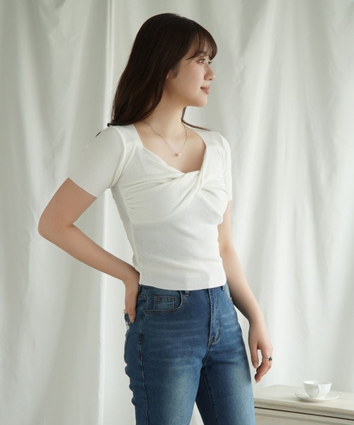 Jasmine Grandiflorum（ジャスミングランディフローラム）の「【Jasmine】クロスデザイン半袖トップス (SS)（Tシャツ/カットソー・レディース・ブラック/ホワイト/ライトグレー/ピンク/レッド・FREE）」の9枚目の写真