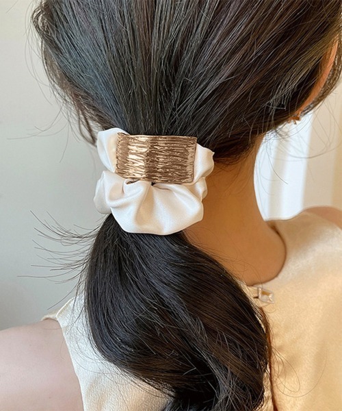 セール】プレート付きシュシュ 大人っぽいヘアゴム（シュシュ