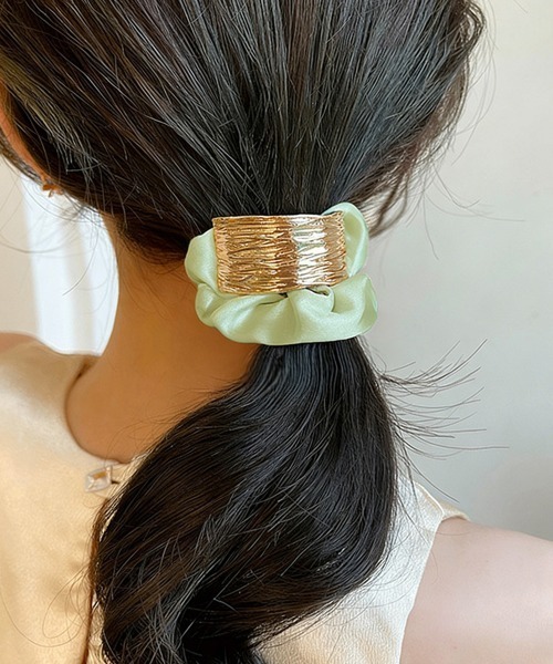 セール】【新色追加】プレート付きシュシュ 大人っぽいヘアゴム