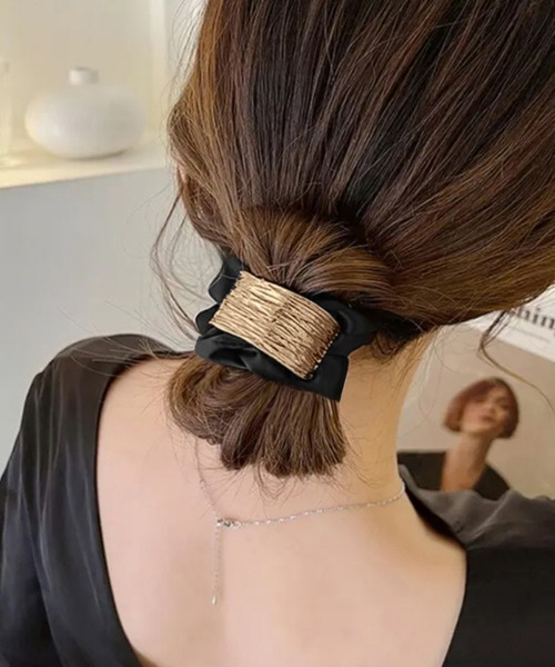 Miniministore(ミニミニストア)の「【新色追加】プレート付きシュシュ 大人っぽいヘアゴム(シュシュ・レディース・アイボリー/ブラック/パープル/ブラウン/ベージュ・FREE)」の6枚目の写真