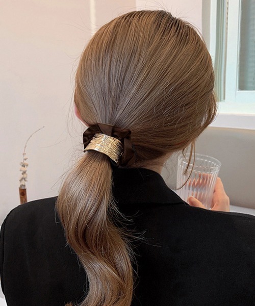 Miniministore(ミニミニストア)の「【新色追加】プレート付きシュシュ 大人っぽいヘアゴム(シュシュ・レディース・アイボリー/ブラック/パープル/ブラウン/ベージュ・FREE)」の13枚目の写真