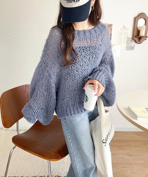 classicalelf（クラシカルエルフ）の「1枚でお洒落見え。レイヤードで魅せる、大人の透明感。メッシュオーバーサイズニット（ニット/セーター・レディース・チャコール/イエロー/パープル/グリーン/ブラウン/ブルー/アイボリー・MEDIUM/LARGE/X-LARGE/SMALL）」の14枚目の写真