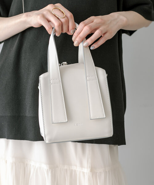 loti(ロティ)の「【3色展開】loti ボックスボストンBAG(トートバッグ・レディース・カーキ/ブラック/オフホワイト・ONE SIZE)」の5枚目の写真