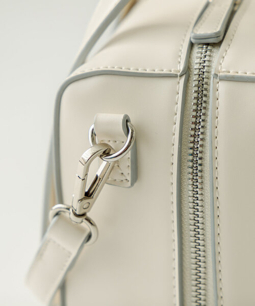 loti(ロティ)の「【3色展開】loti ボックスボストンBAG(トートバッグ・レディース・カーキ/ブラック/オフホワイト・ONE SIZE)」の15枚目の写真